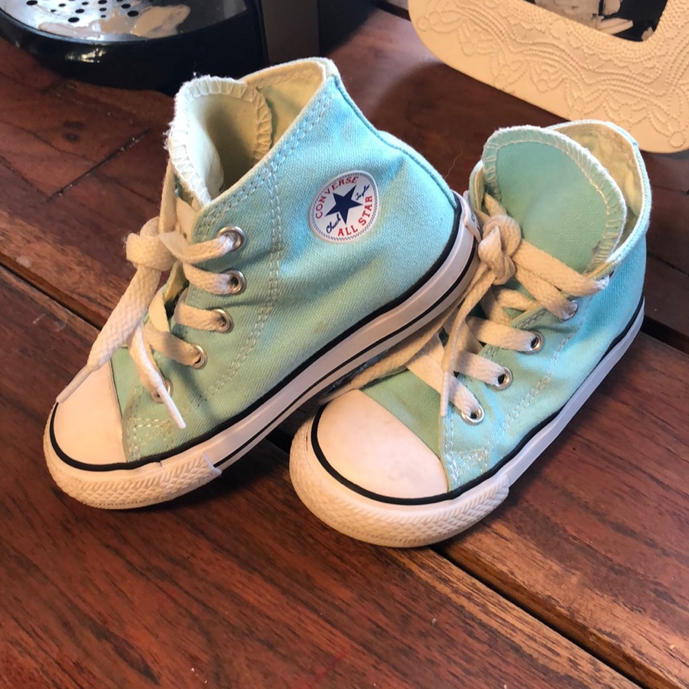 Toddler light blue converse